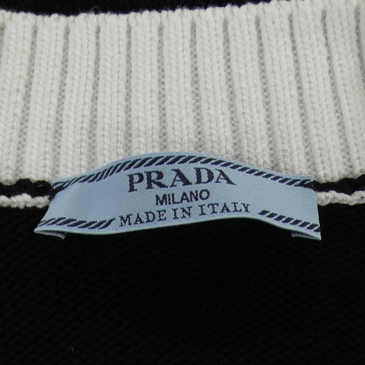 プラダ PRADA クロップド セミラグランショルダー P25I04 S211 1ZO5 カーディガン