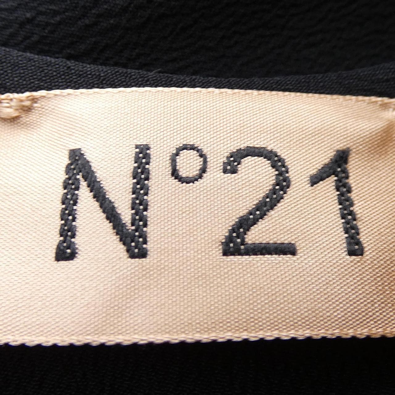 ヌメロヴェントゥーノ N°21 トップス