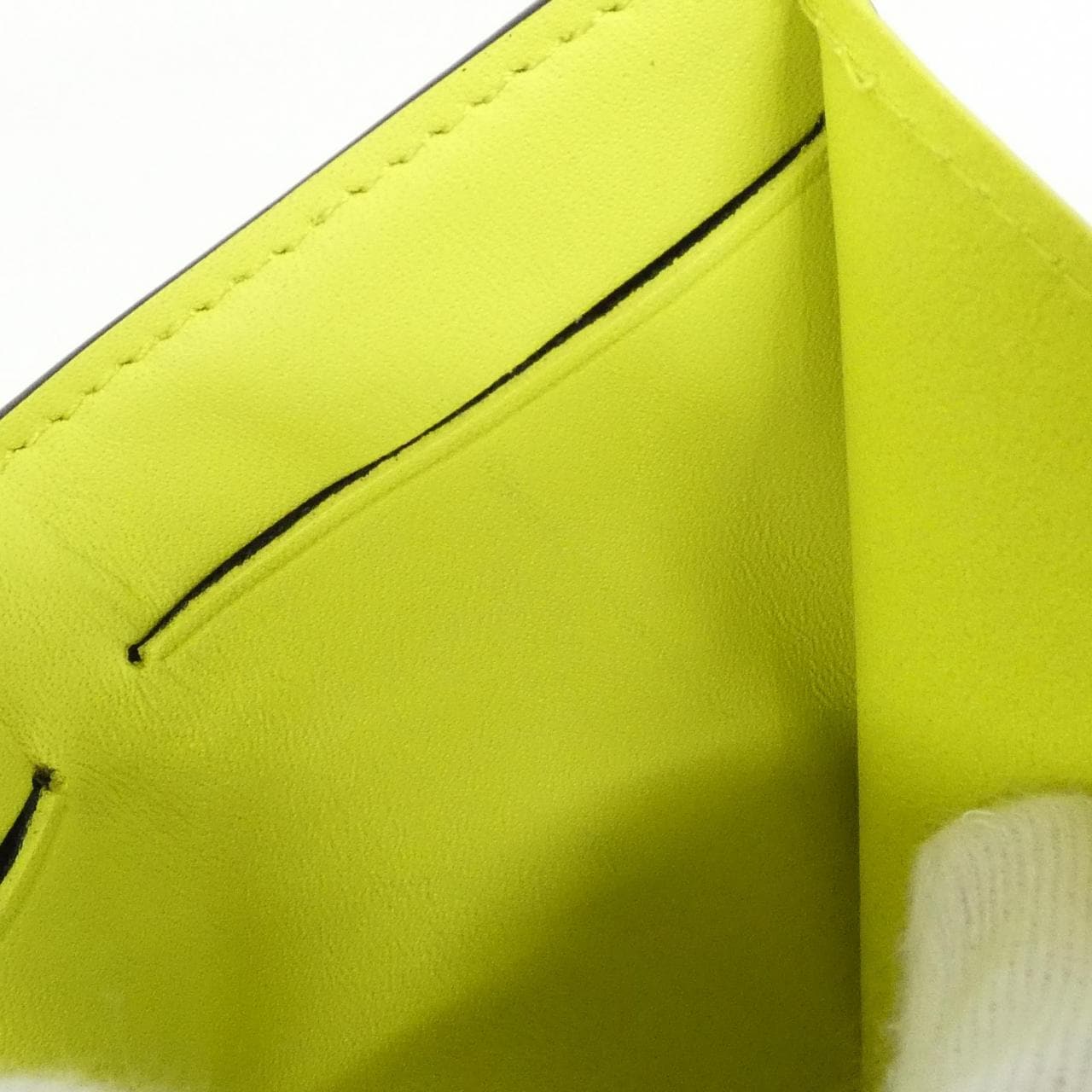 ルイヴィトン タイガ ラマ ディスカバリー コンパクト ウォレット M67629 財布