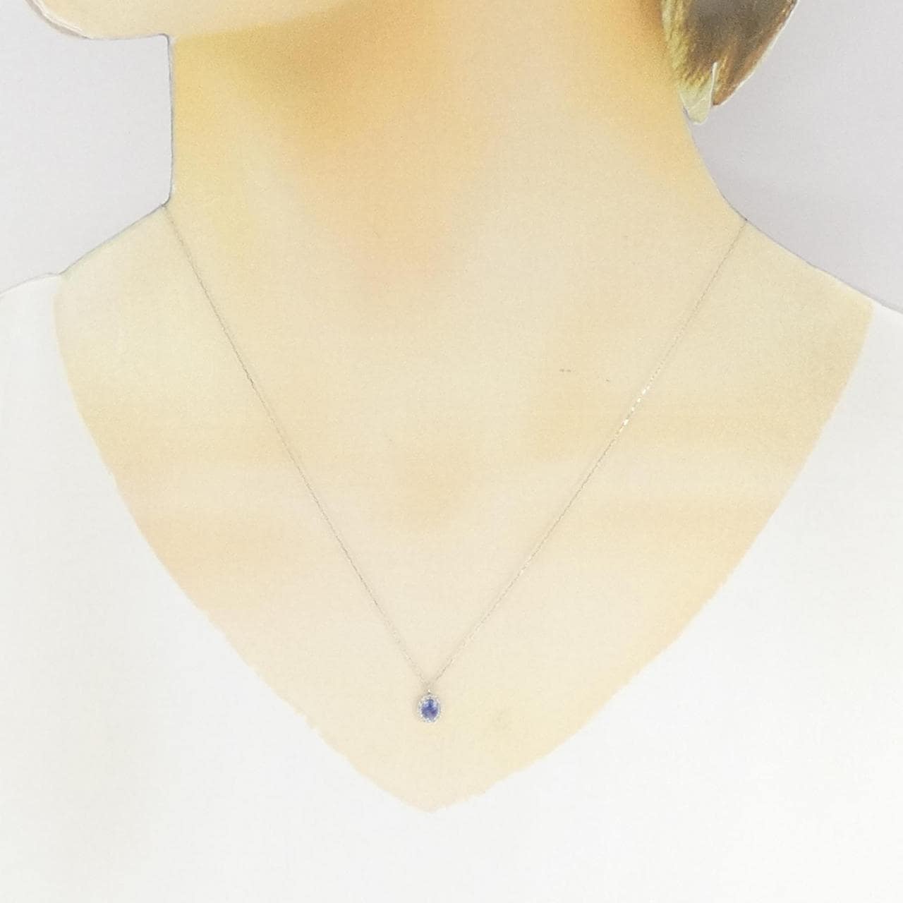 [BRAND NEW] PT Sapphire Necklace 0.20CT