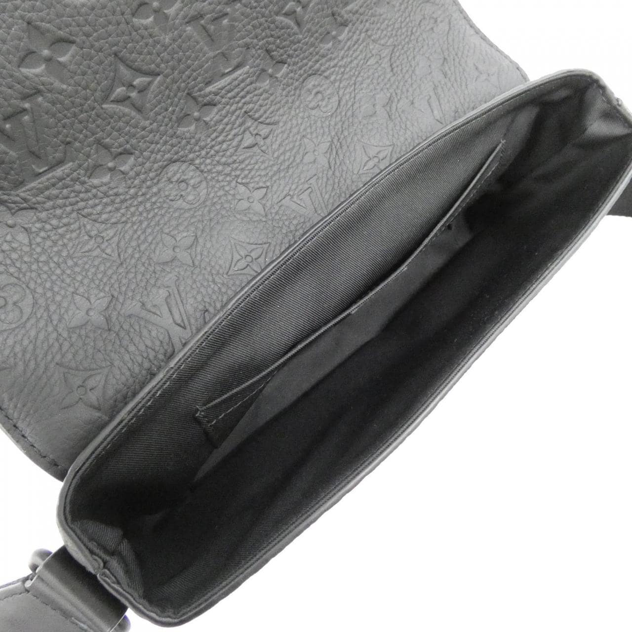 ルイヴィトン トリヨン モノグラム Sケープ メッセンジャー M23741 ショルダーバッグ