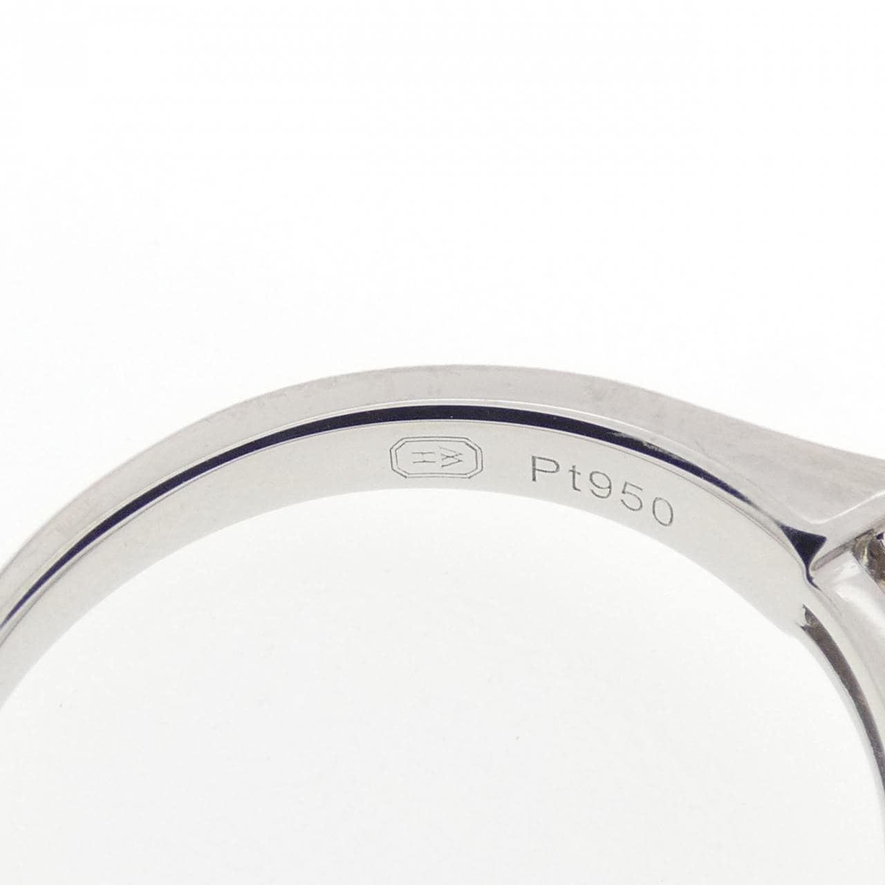 ハリーウィンストン リング 0.90CT F VVS2