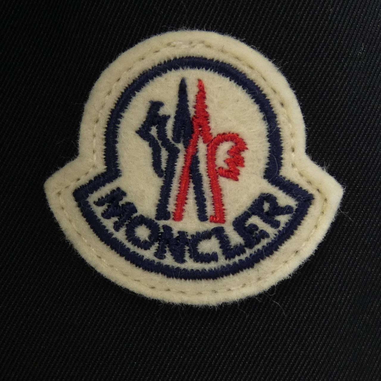 モンクレール MONCLER ダウンジャケット