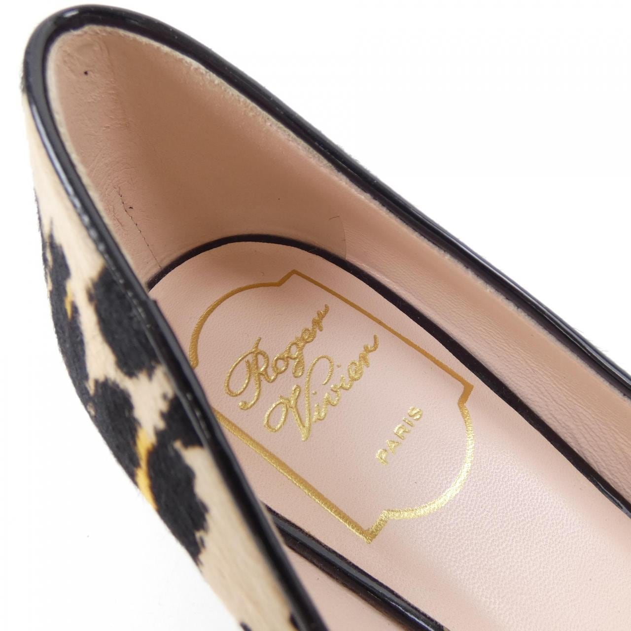 ロジェヴィヴィエ ROGER VIVIER パンプス