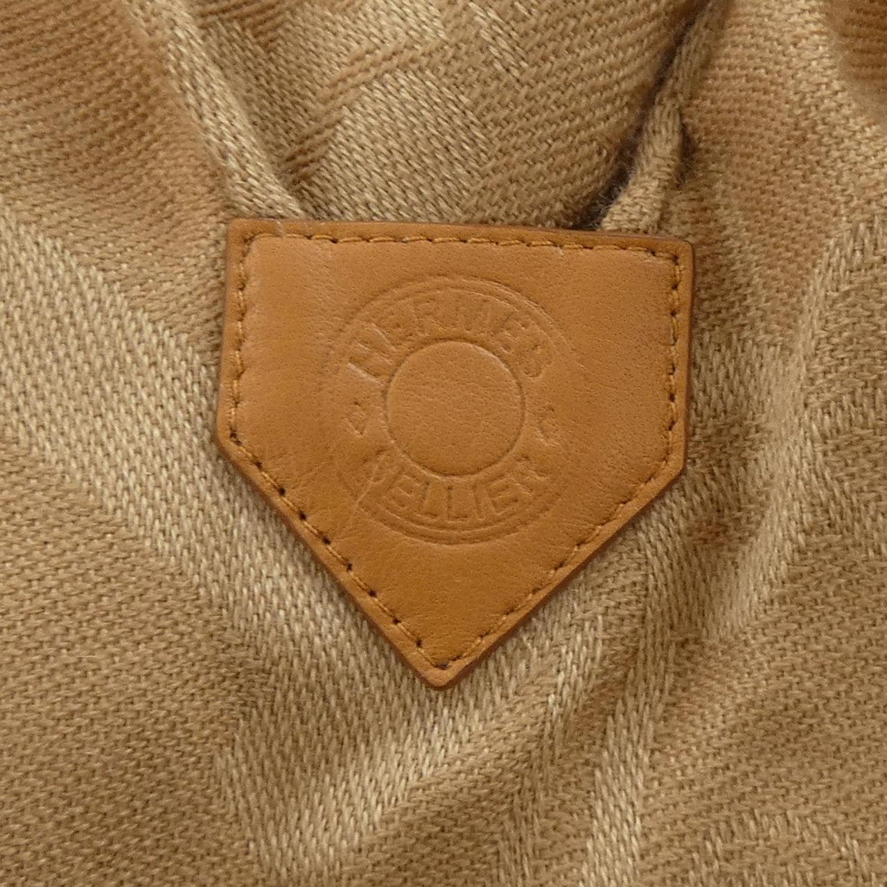エルメス HERMES NEW LIBRIS H782494S　ニューリブリス ケープ