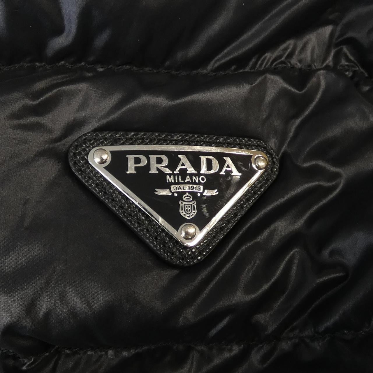 プラダ PRADA トライアングルロゴ SGA654 R142 AR0 ダウンジャケット