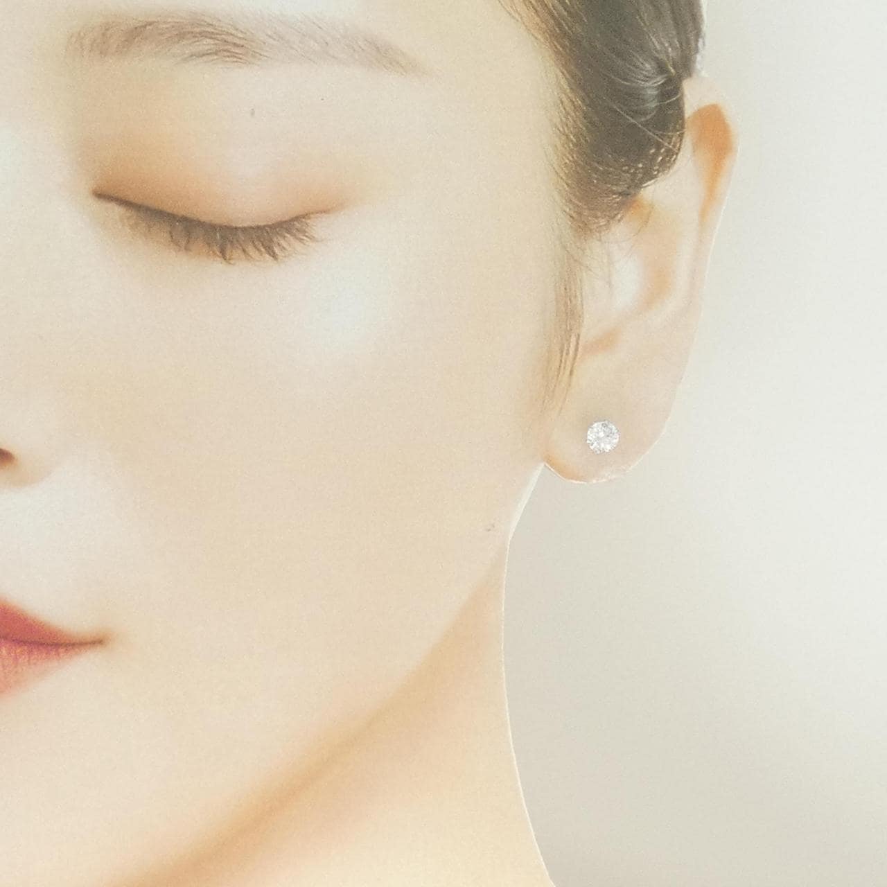 PT900 ソリティア ダイヤモンド ピアス 1.015CT