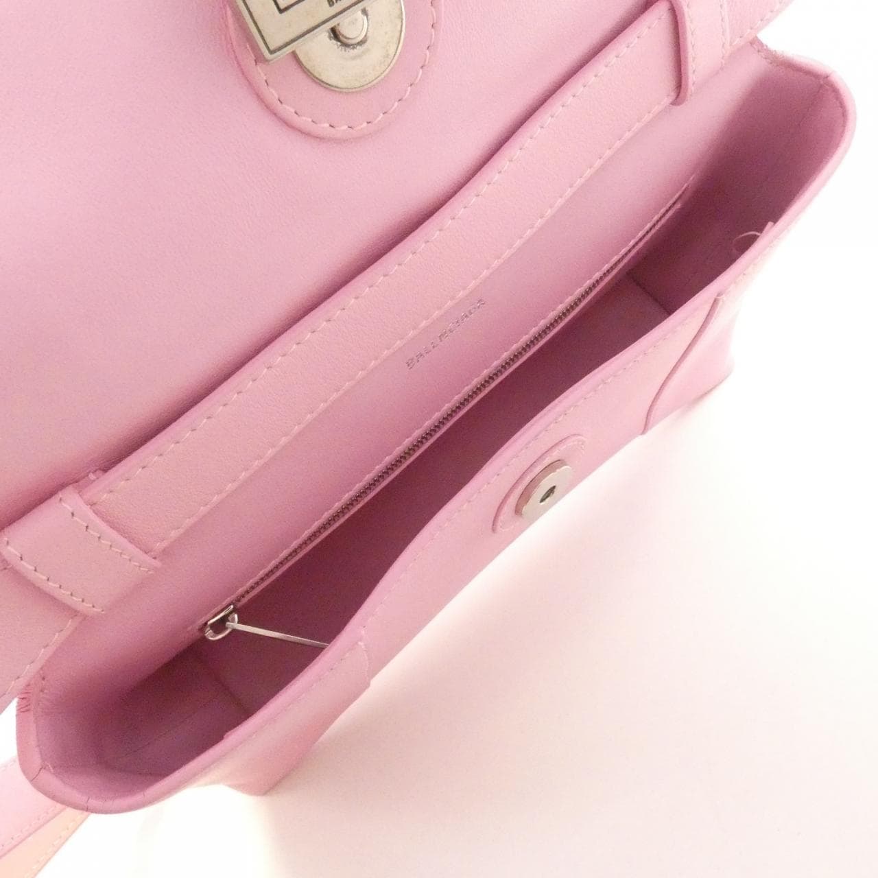 バレンシアガ ダウンタウン XS 671355 29S1Y ショルダーバッグ