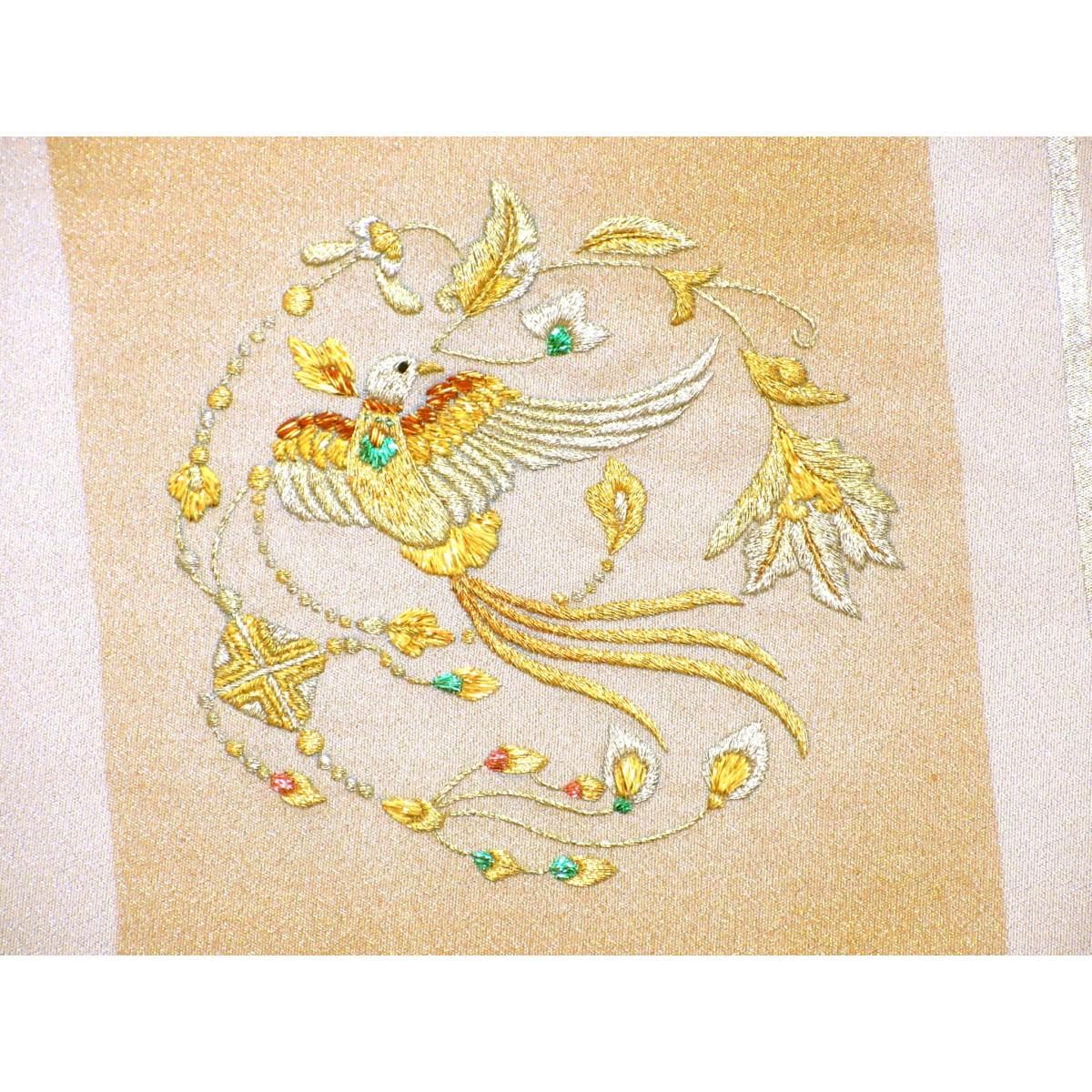 袋帯　綴織　金彩加工刺繍入り