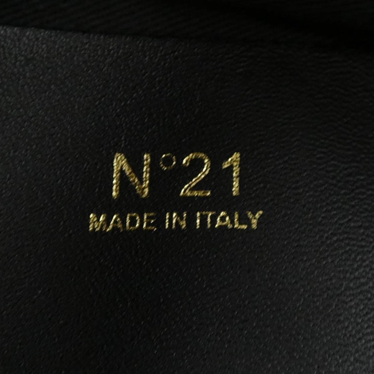 ヌメロヴェントゥーノ N°21 BAG