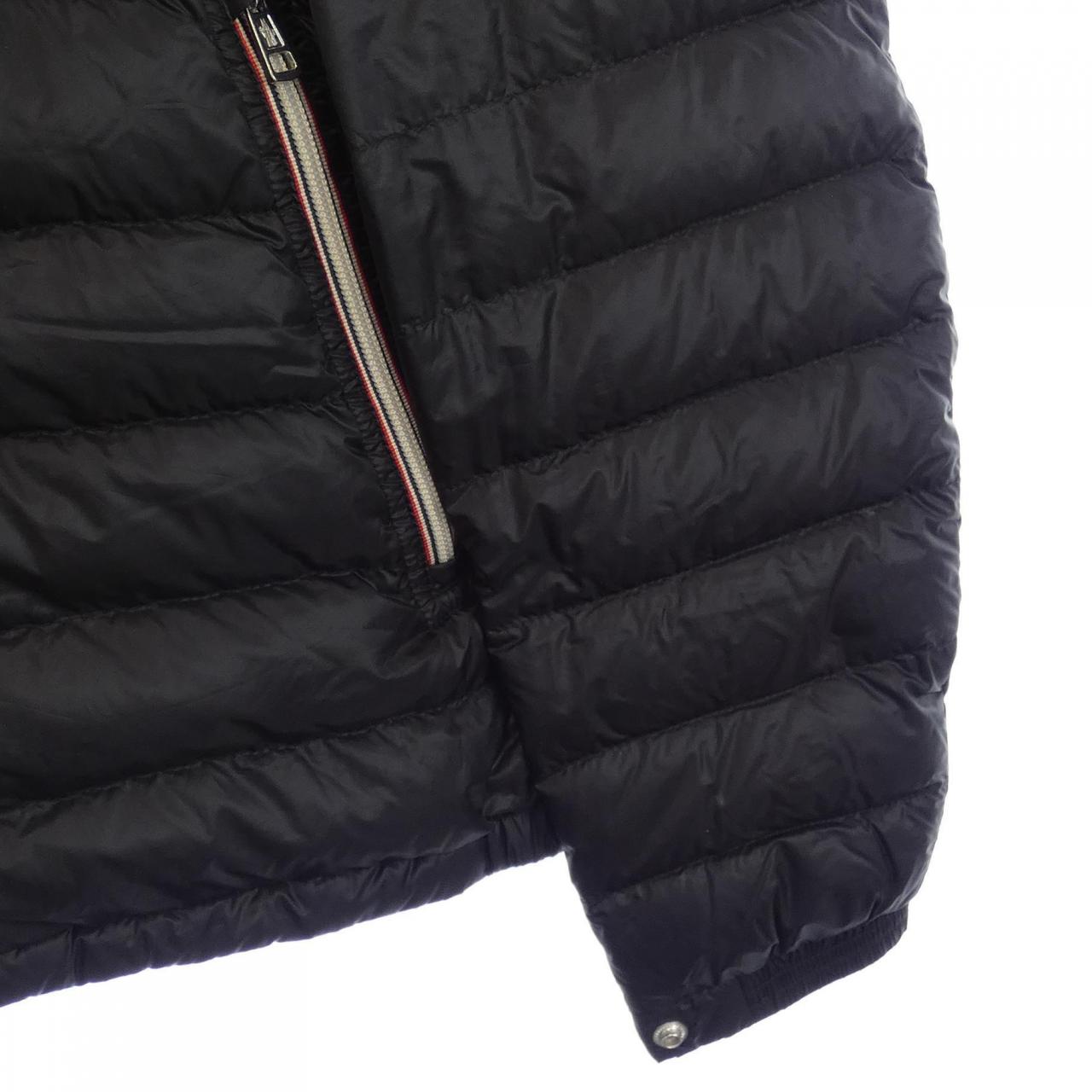 モンクレール MONCLER ダウンジャケット
