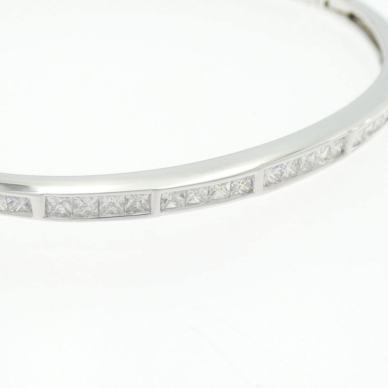 K18WG ダイヤモンド バングル 0.97CT