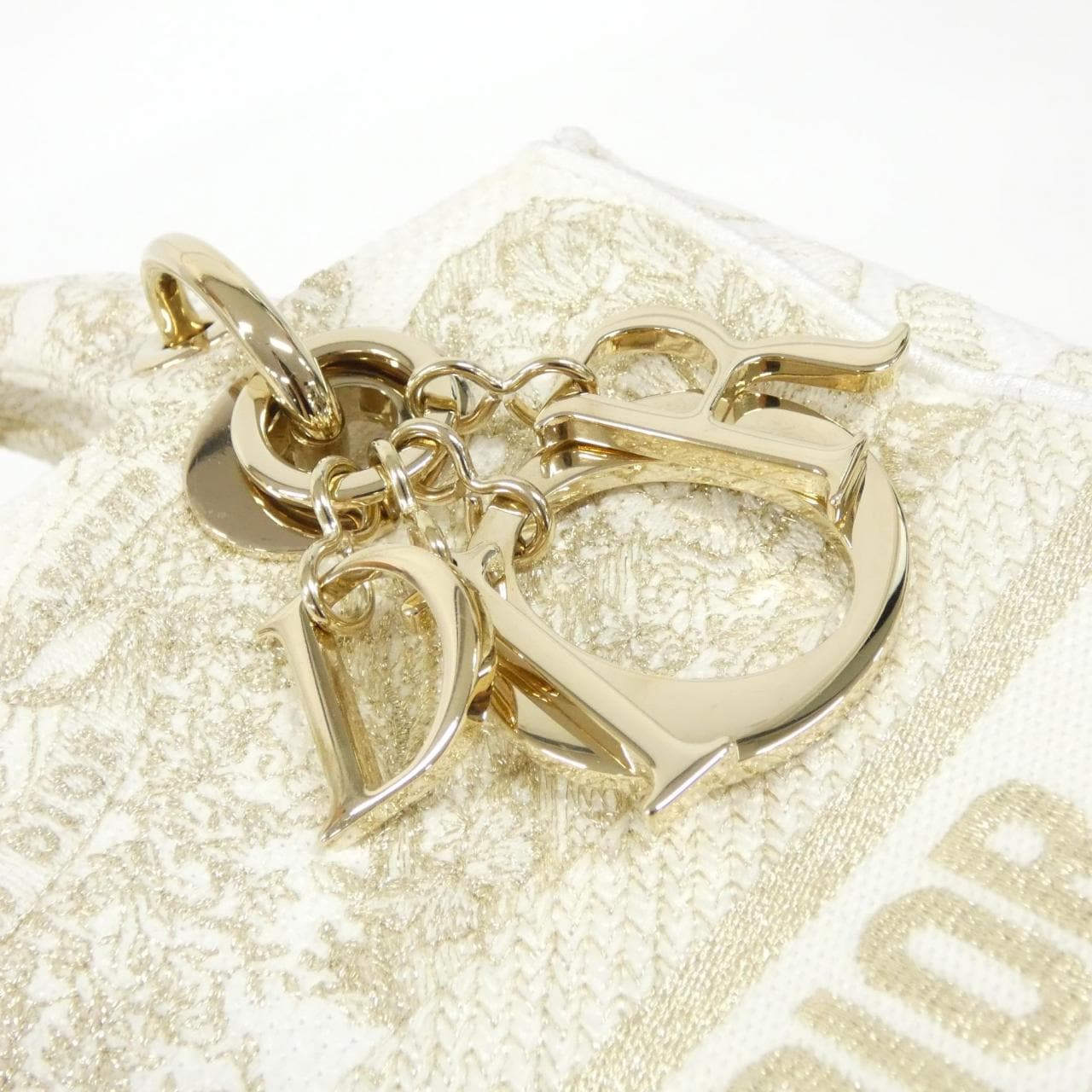 クリスチャンディオール BUTTERFLY AROUND THE WORLD レディ ディーライト ミディアム M0565OESV バッグ