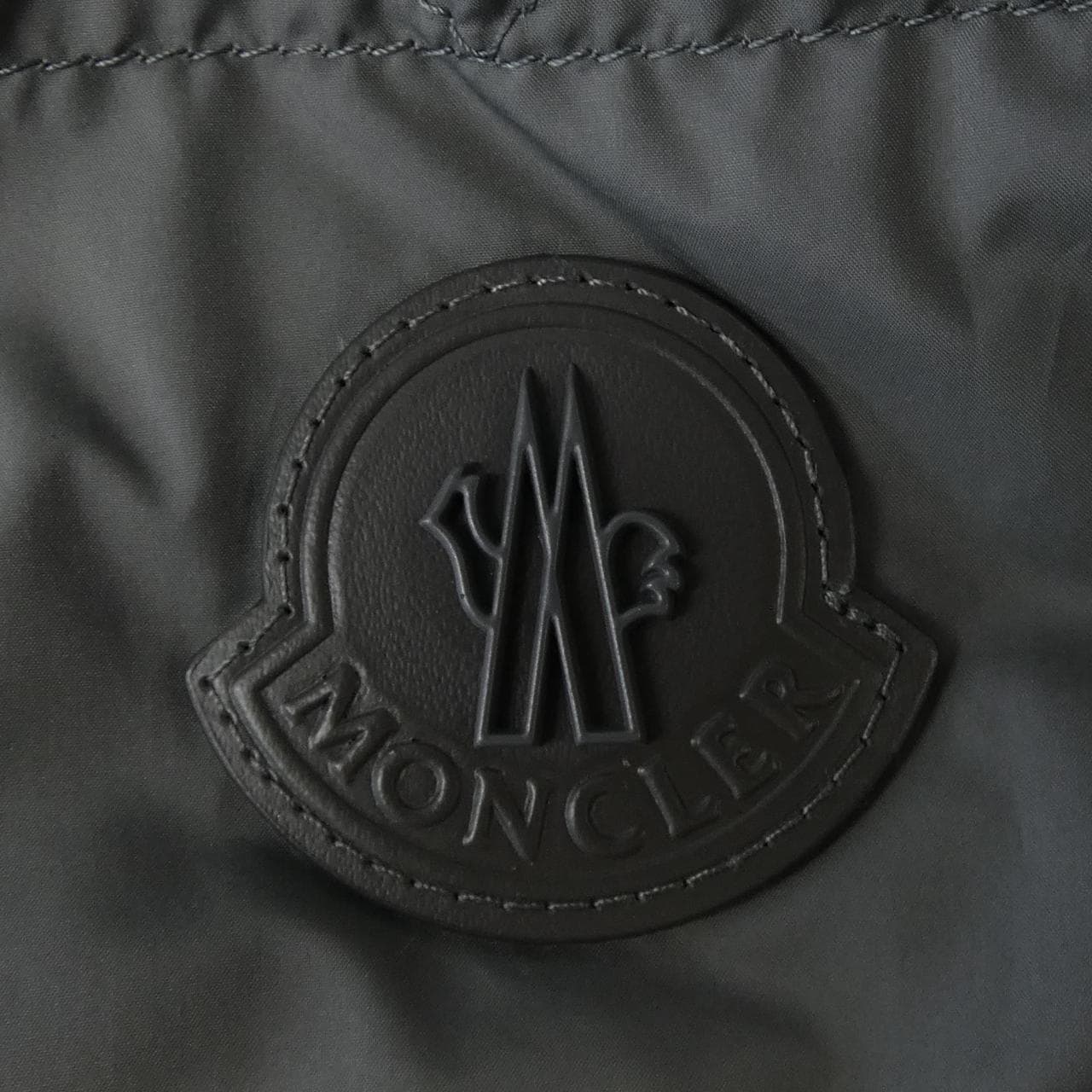 モンクレール MONCLER AVER ダウンジャケット