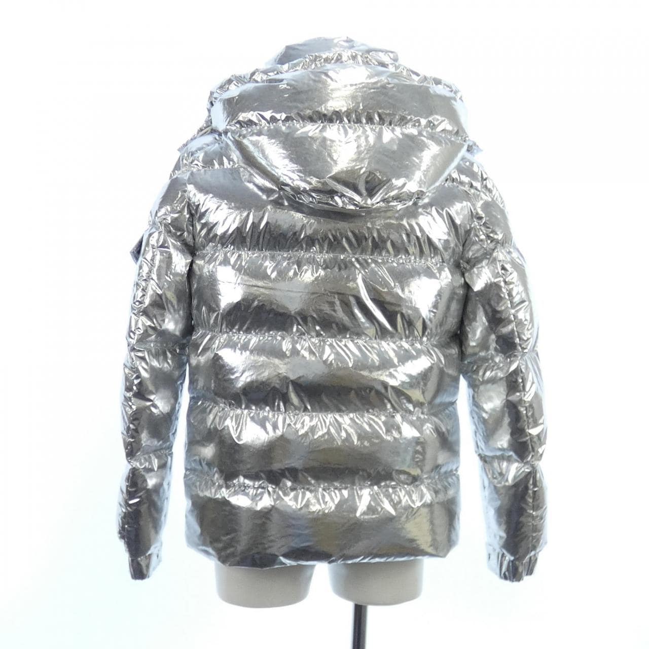 モンクレール MONCLER ダウンジャケット