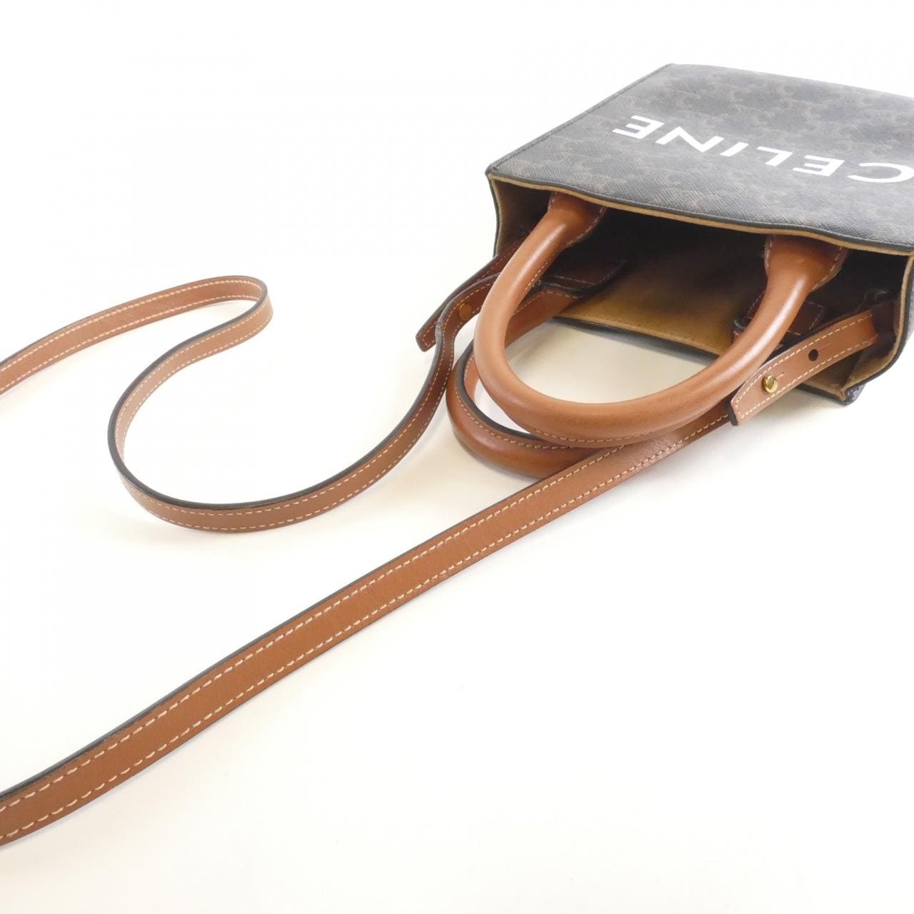 セリーヌ ミニ バーティカル カバ 194372BZK バッグ