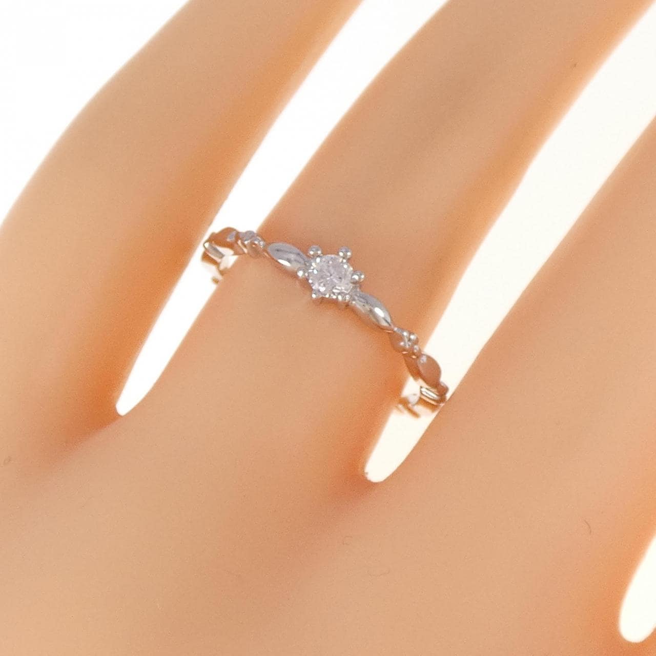 K14WG ダイヤモンド リング 0.10CT