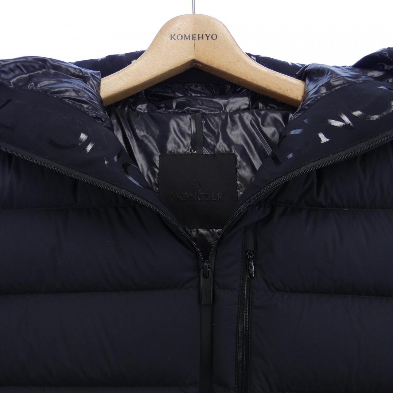 モンクレール MONCLER ダウンジャケット