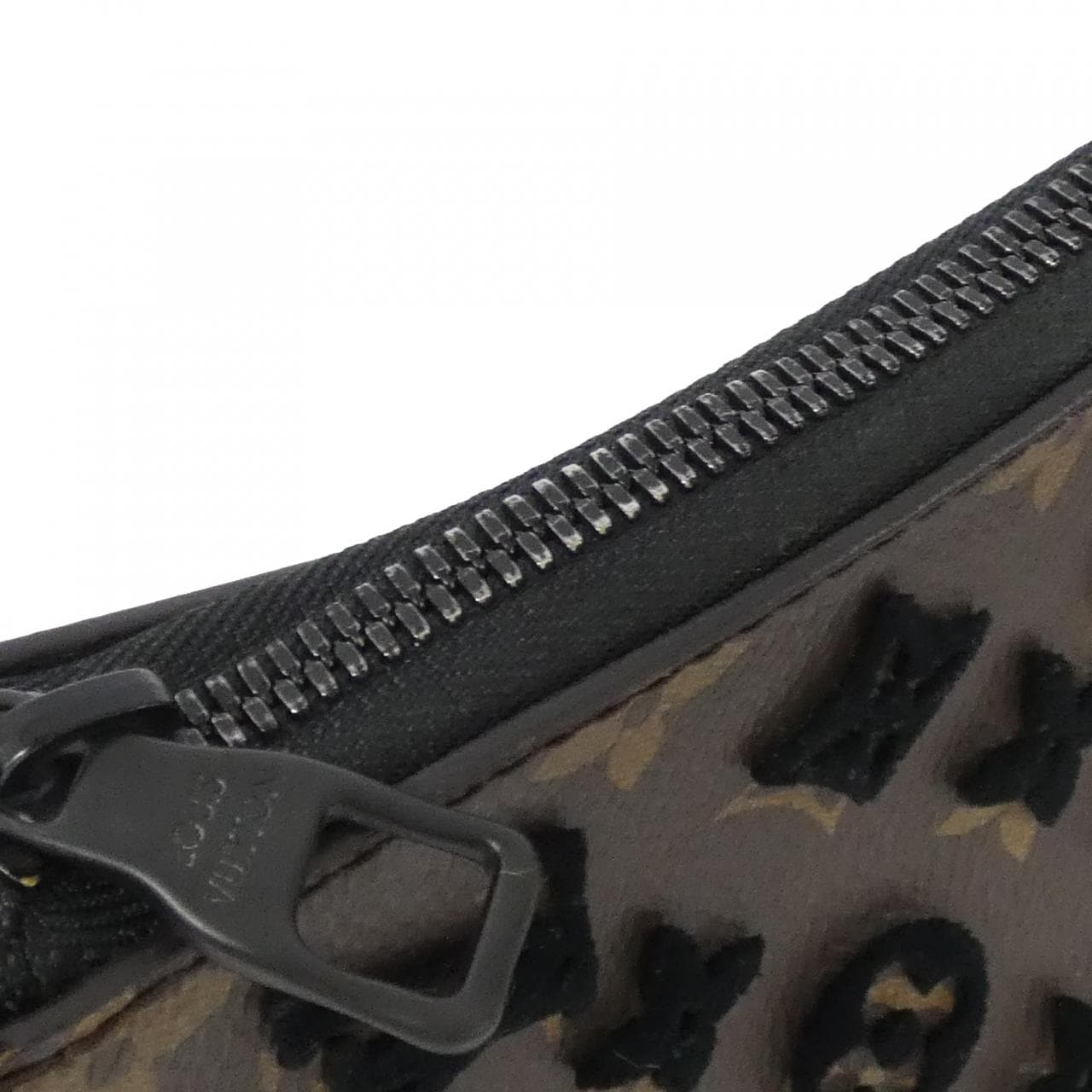 ルイヴィトン モノグラム タフタージュ トリアングル メッセンジャー M45070 ショルダーバッグ