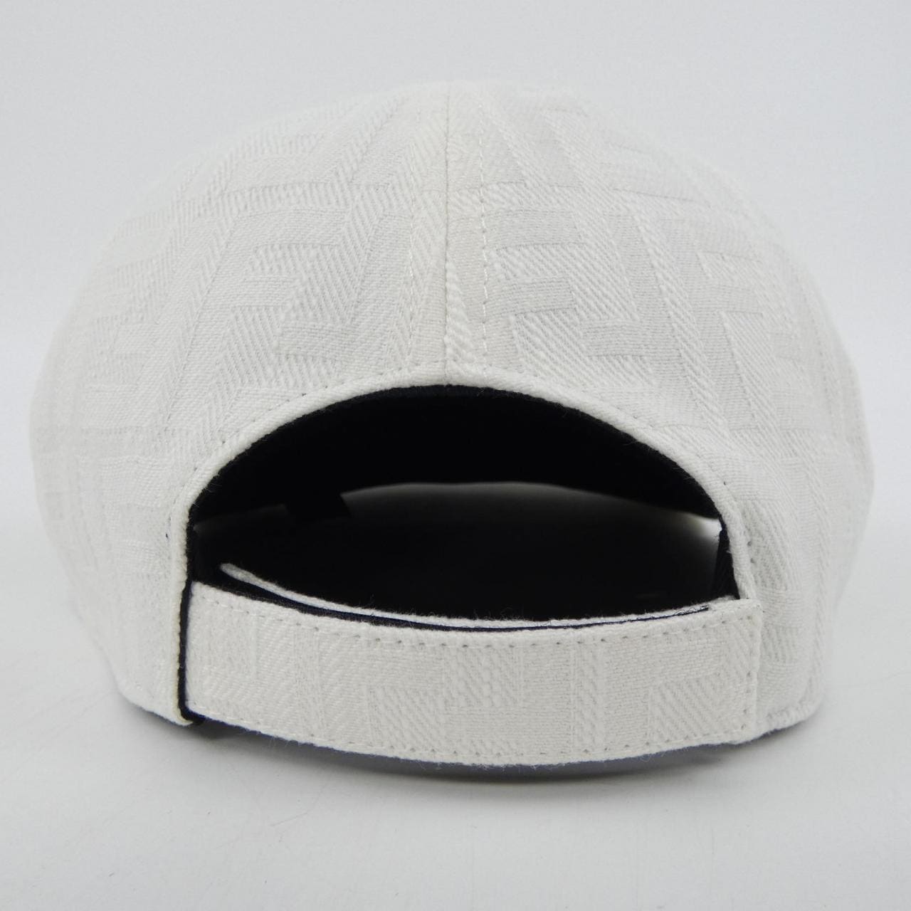 フェンディ FENDI FXQ964 AN9U キャップ