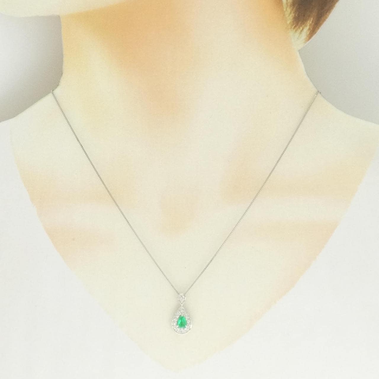 PT900/PT850 エメラルド ネックレス 0.40CT