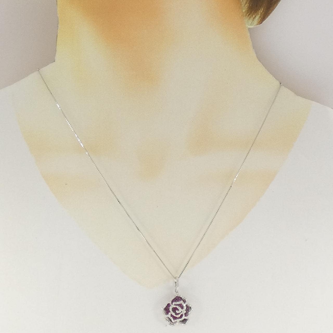 K18WG/K18BG ローズ ルビー ネックレス 0.70CT