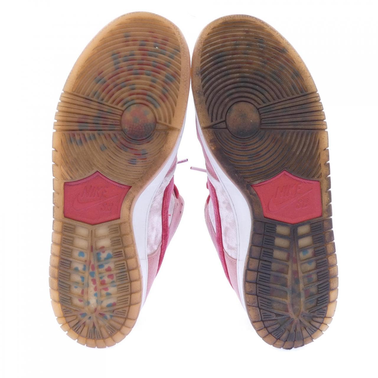ナイキ NIKE CT2552-800　STRANGE LOVE スニーカー
