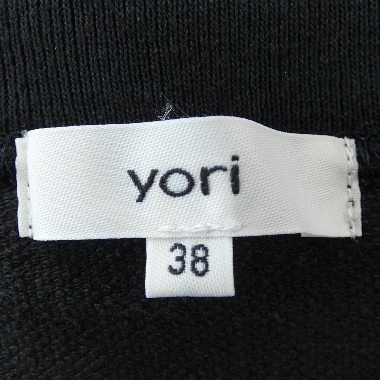 ヨリ yori Tシャツ