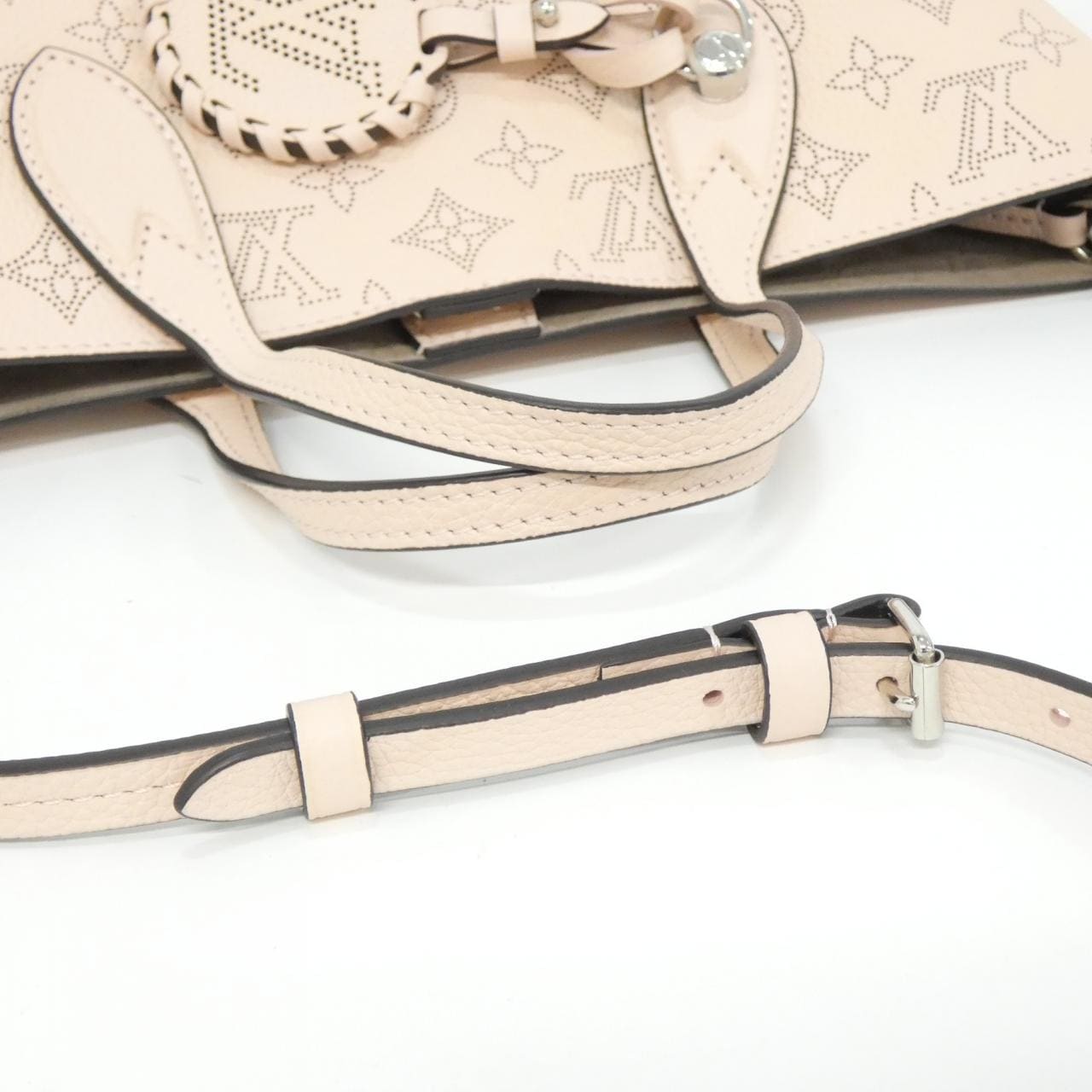 ルイヴィトン マヒナ ブロッサム PM M23196 バッグ