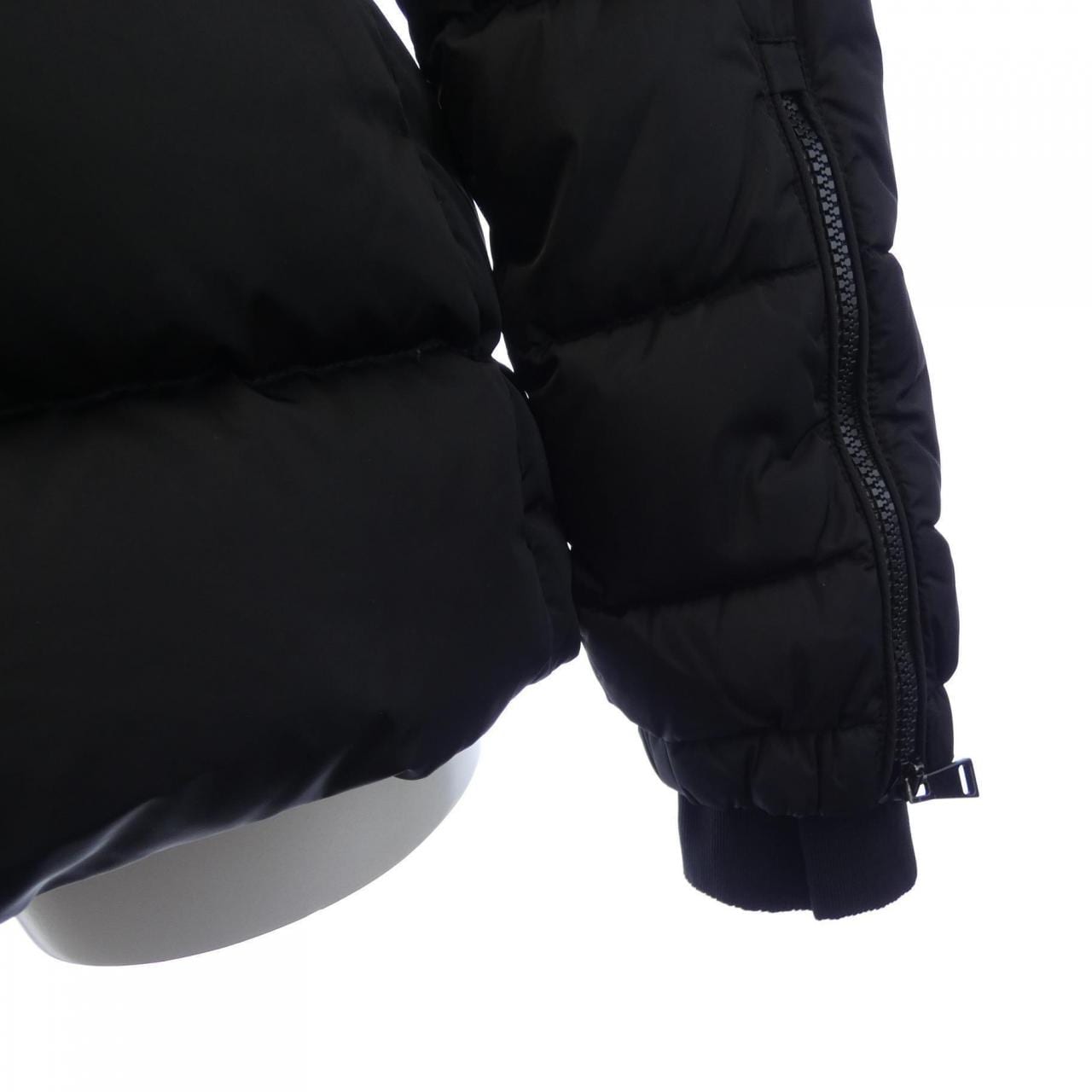 モンクレール MONCLER BETULA ダウンジャケット