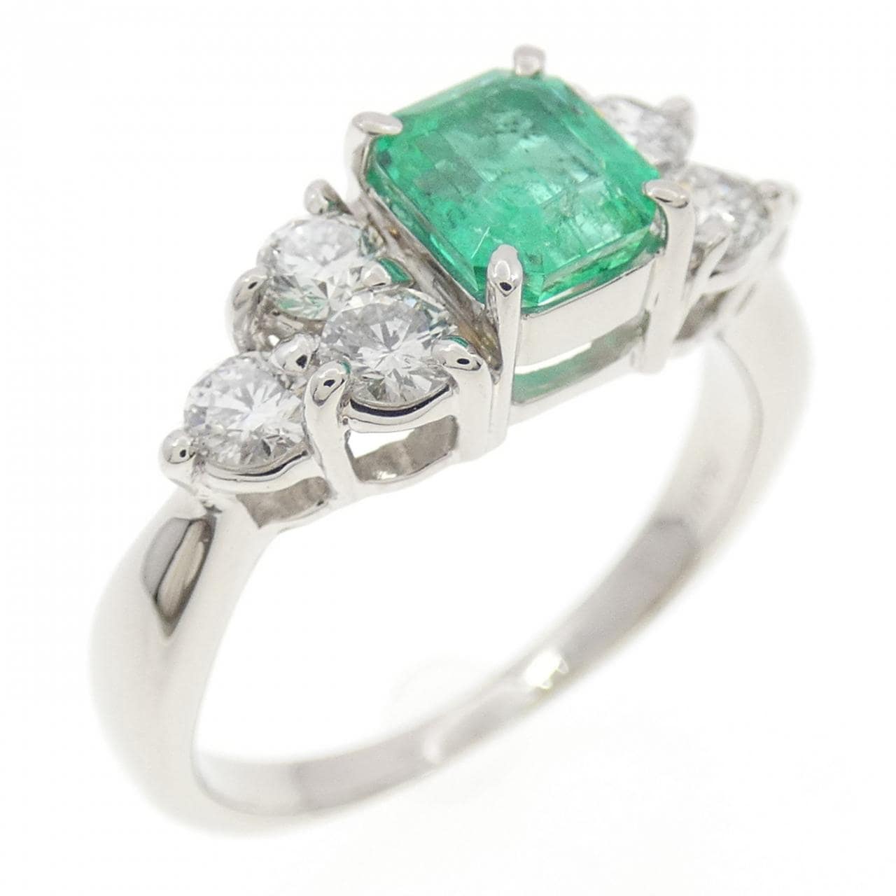 PT900 エメラルド リング 0.65CT
