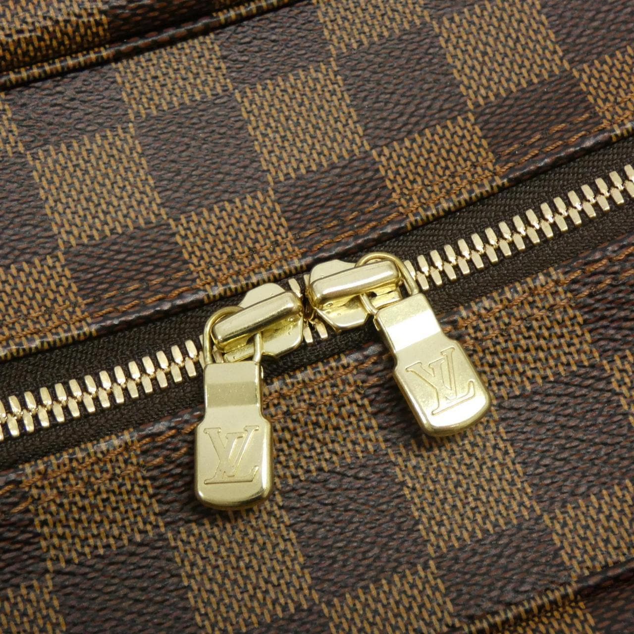 LOUIS VUITTON Damier Naviglio N45255 单肩包