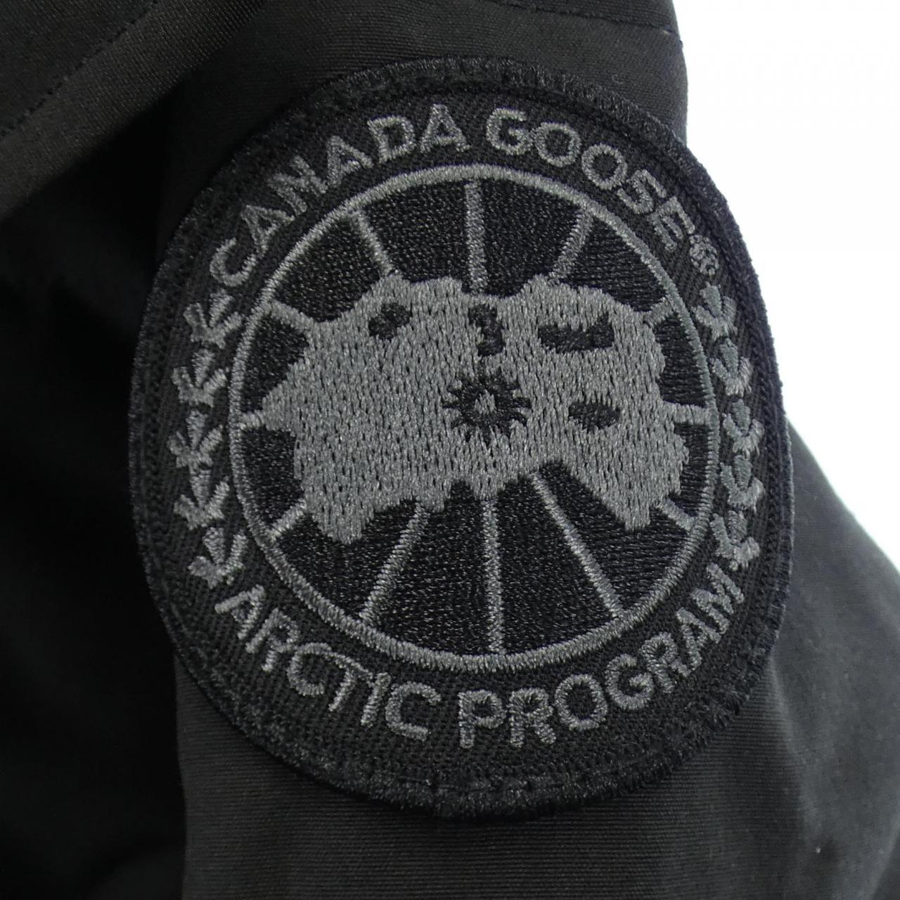 カナダグース CANADA GOOSE ダウンジャケット
