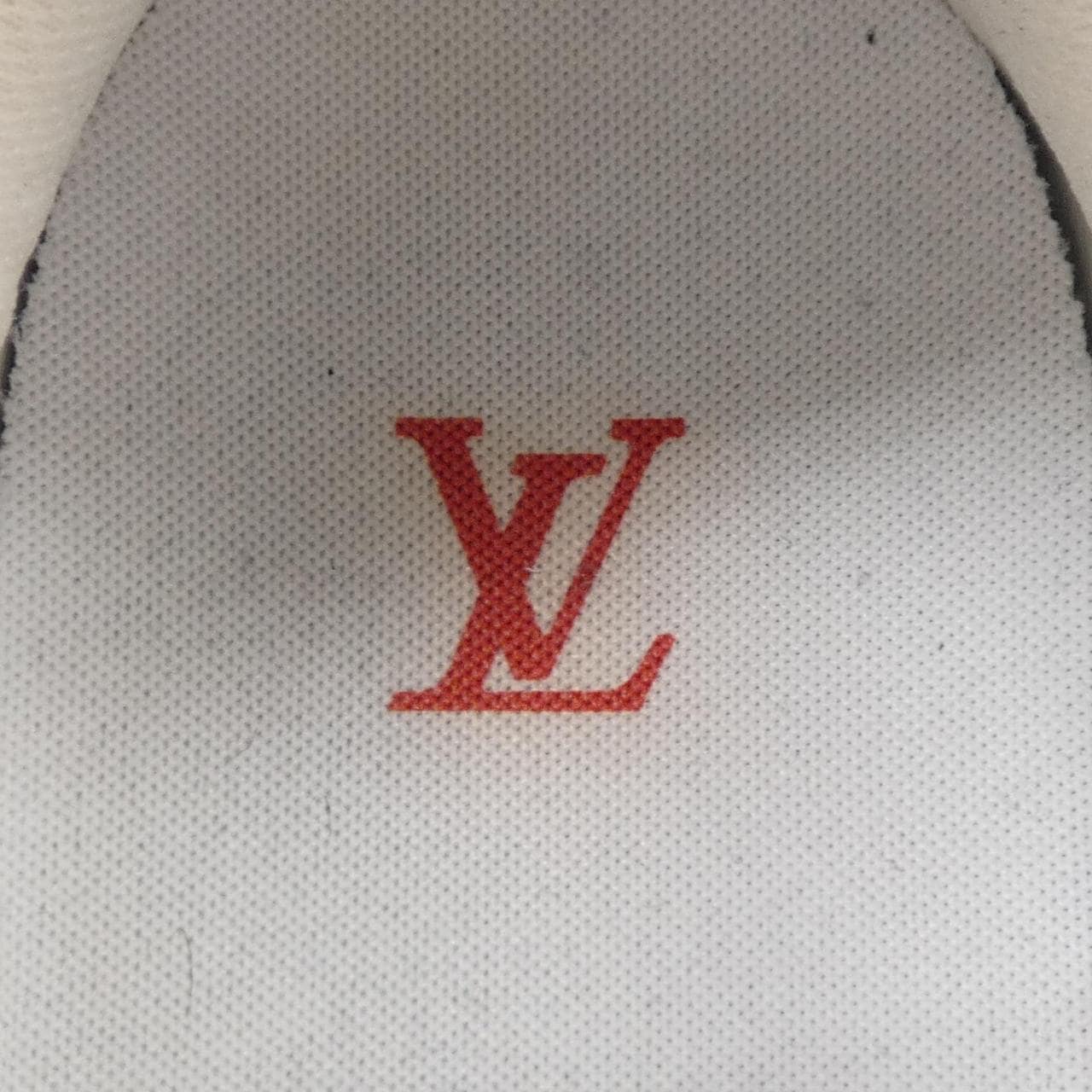 ルイヴィトン LOUIS VUITTON LV MADE LVトレイナーライン NIGO スニーカー