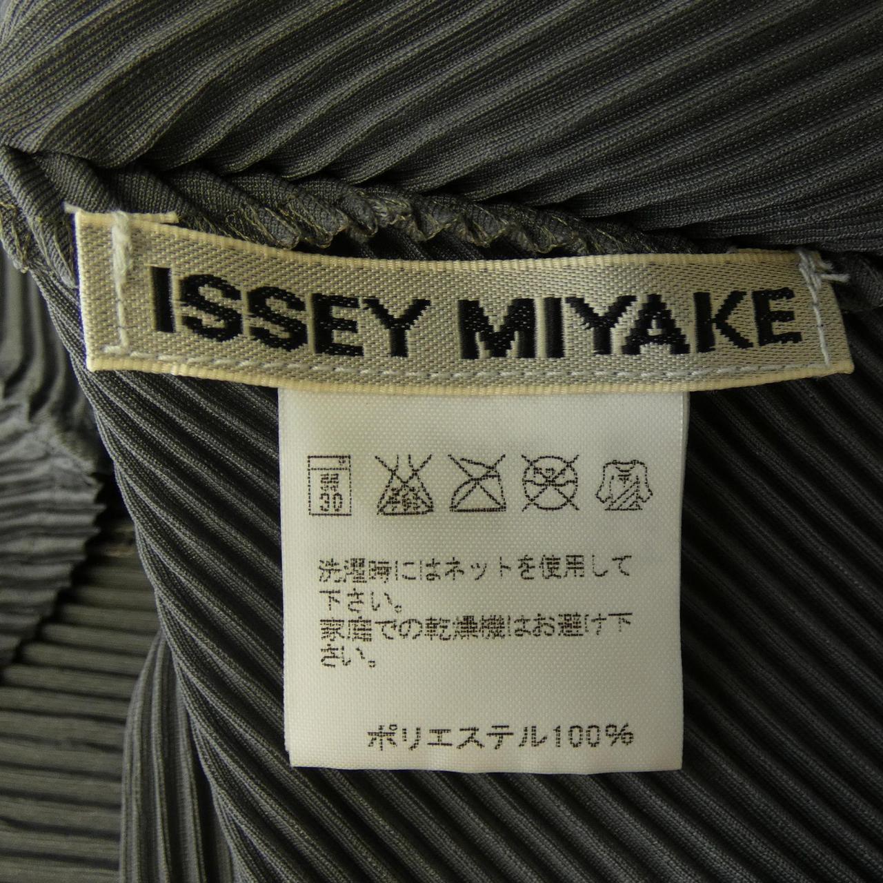 イッセイミヤケ ISSEY MIYAKE IM12FJ998 トップス