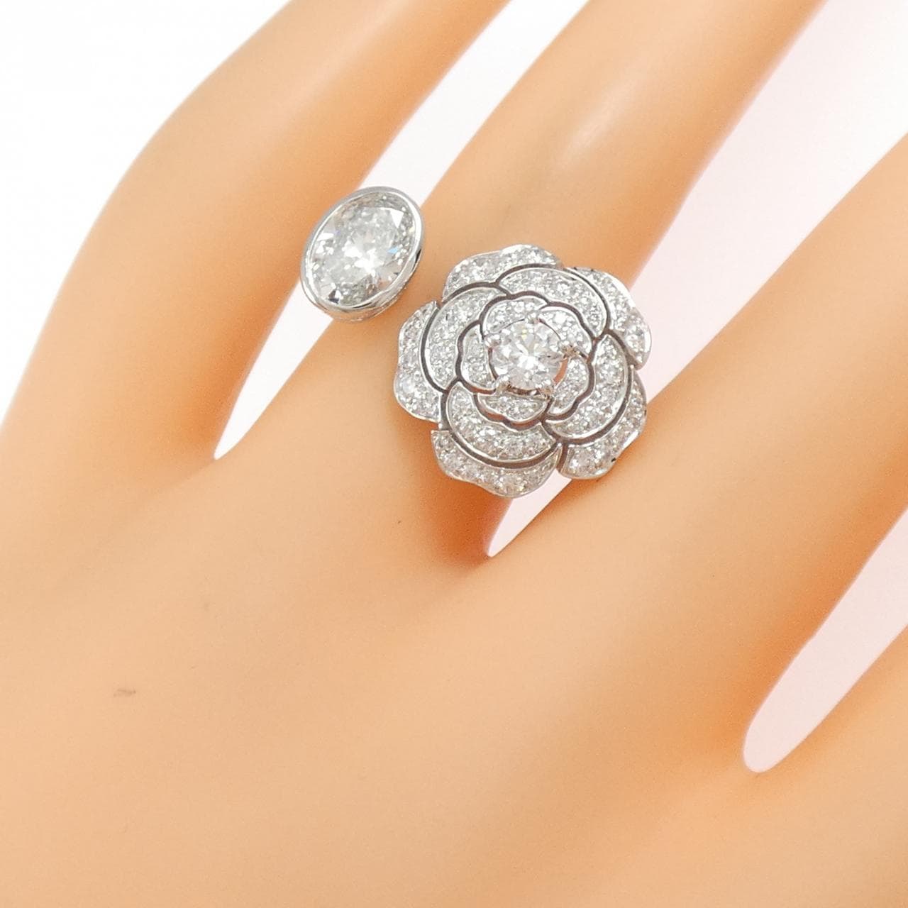 シャネル カメリア リング 1.02CT E VVS1