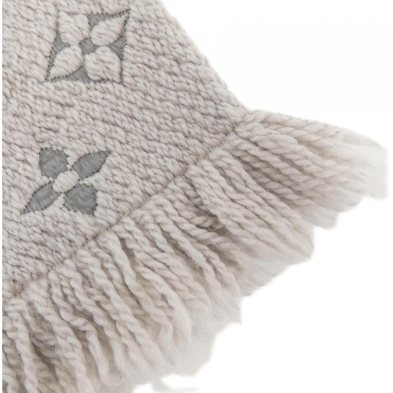 LOUIS VUITTON VUITTON MUFFLER