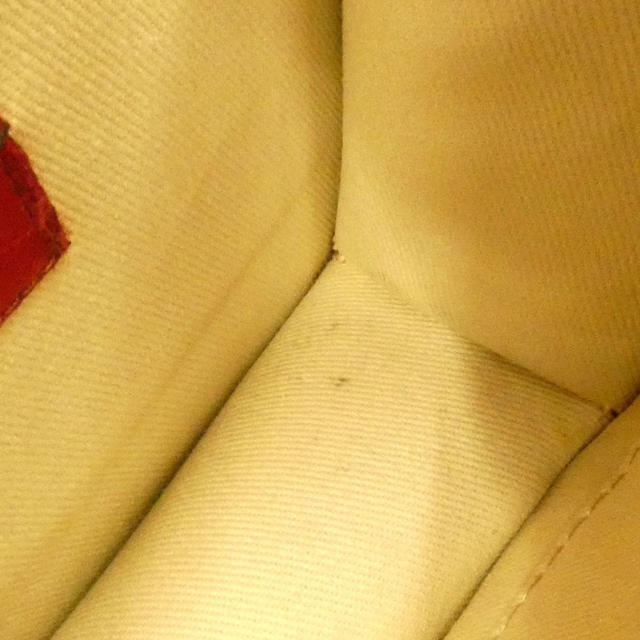 ヴァレンティノガラヴァーニ KW0B0312VIT ショルダーバッグ