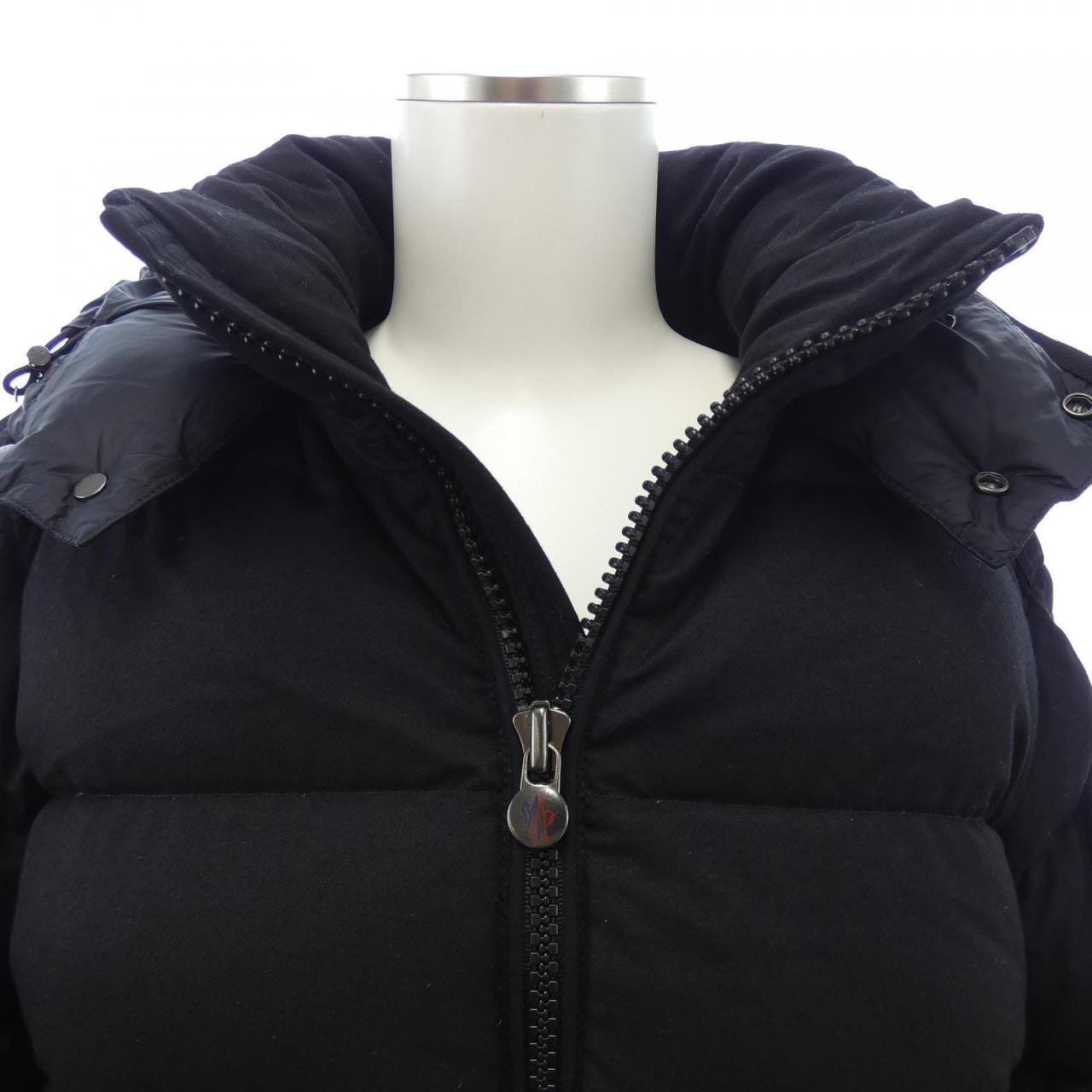 モンクレール MONCLER ダウンジャケット