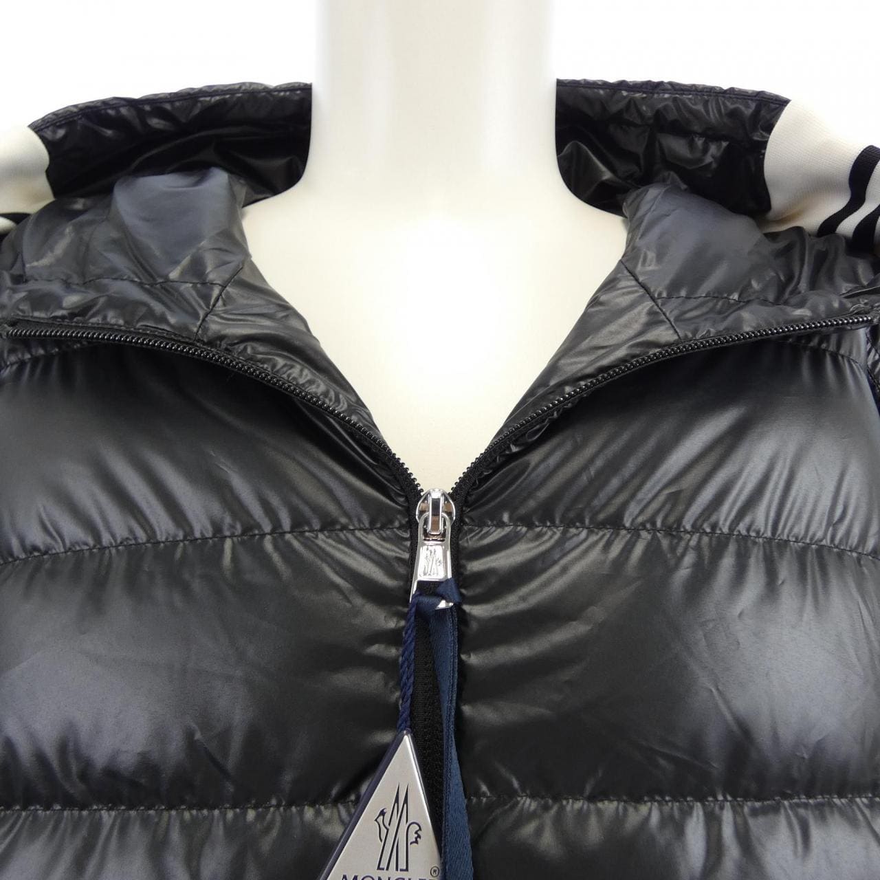 モンクレール MONCLER CORNOUR ダウンジャケット