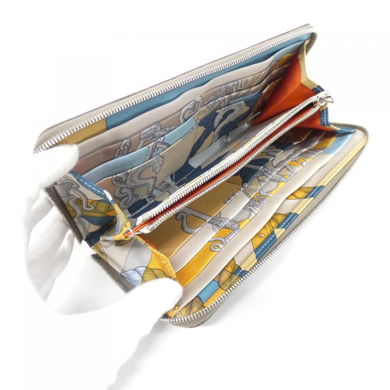 エルメス DELLA CAVALLERIA シルク イン クラシック 069645CK 財布