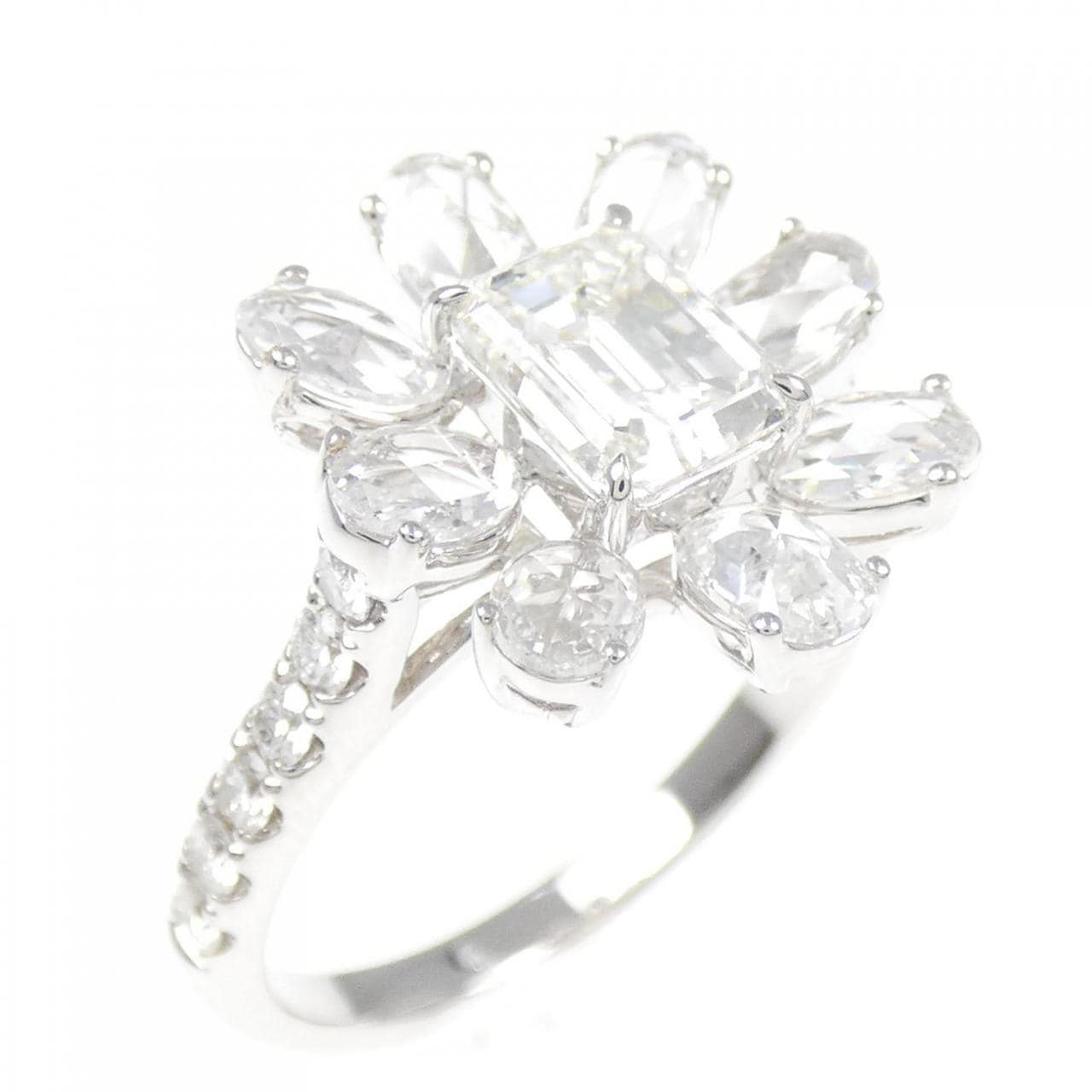 K18WG フラワー ダイヤモンド リング 1.02CT