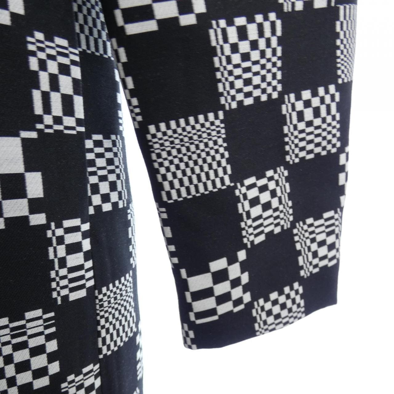 ルイヴィトン LOUIS VUITTON カーコードディストーテッドダミエ HKC71WZXX コート