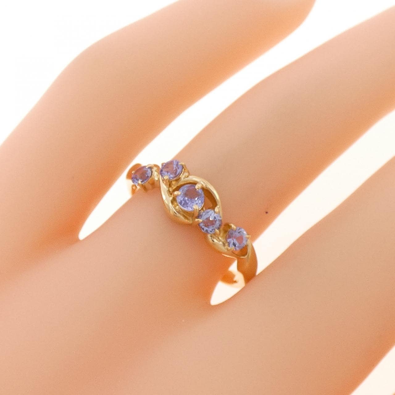 4゜C タンザナイト リング