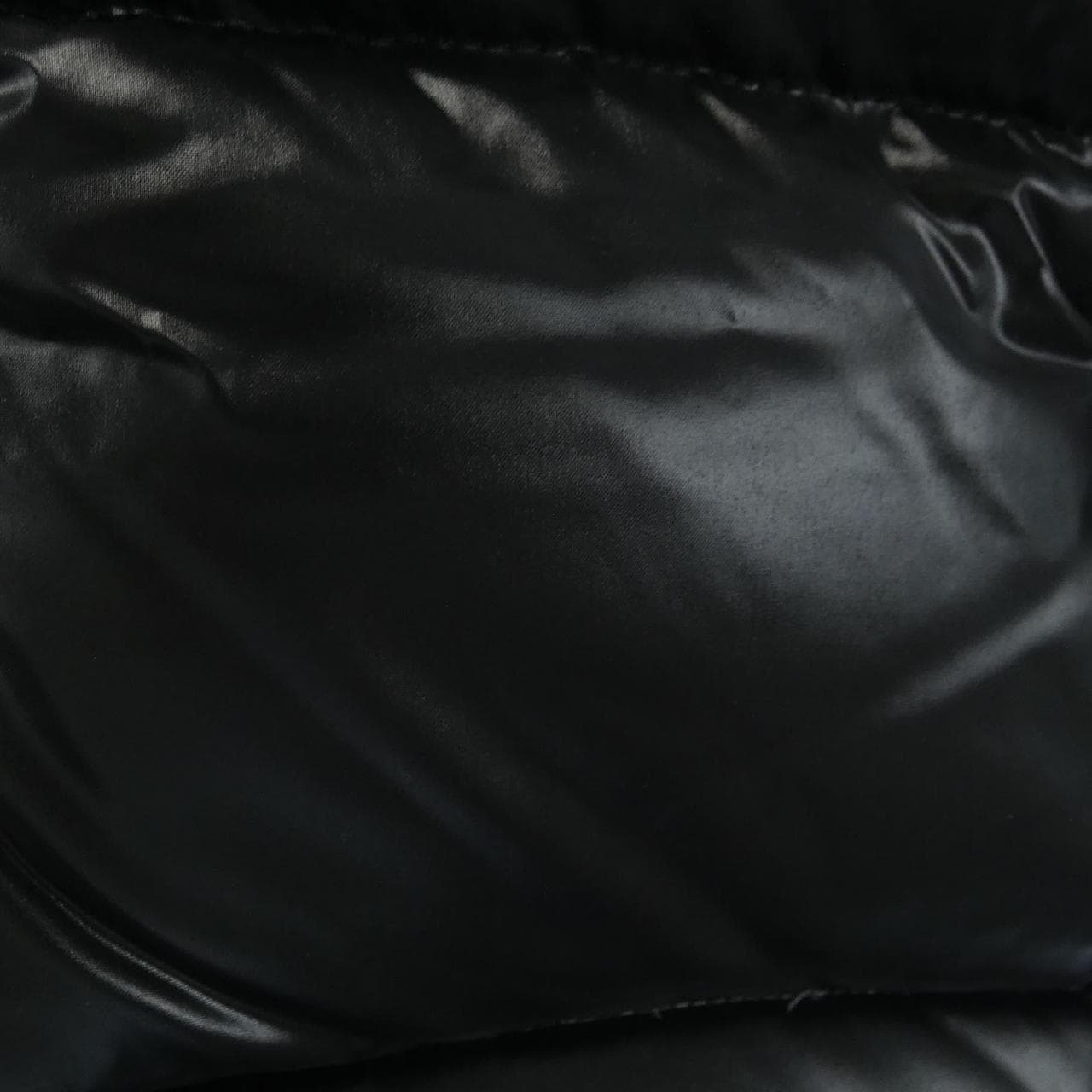 モンクレール MONCLER ダウンジャケット
