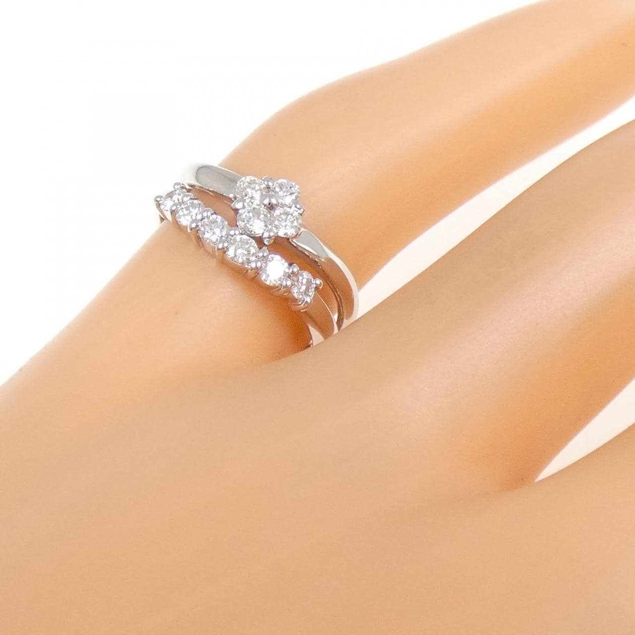 PT900 フラワー ダイヤモンド ピンキー リング 0.30CT