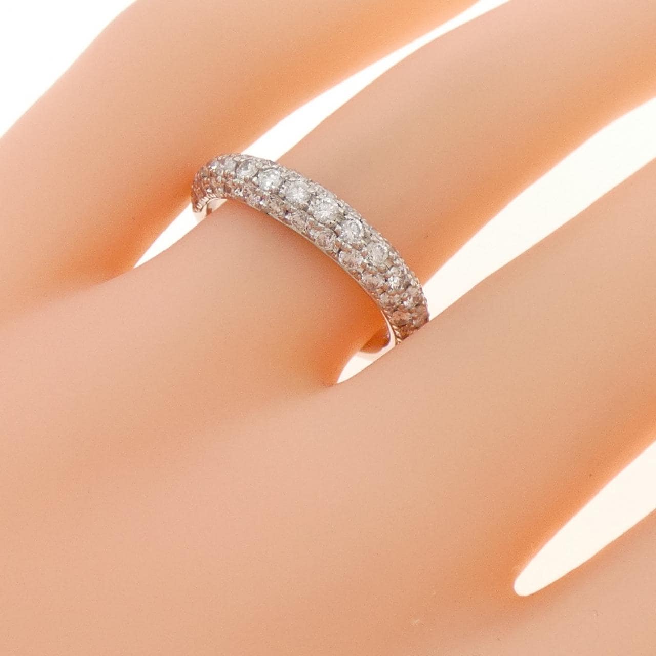 PT900密镶钻石戒指，0.937克拉