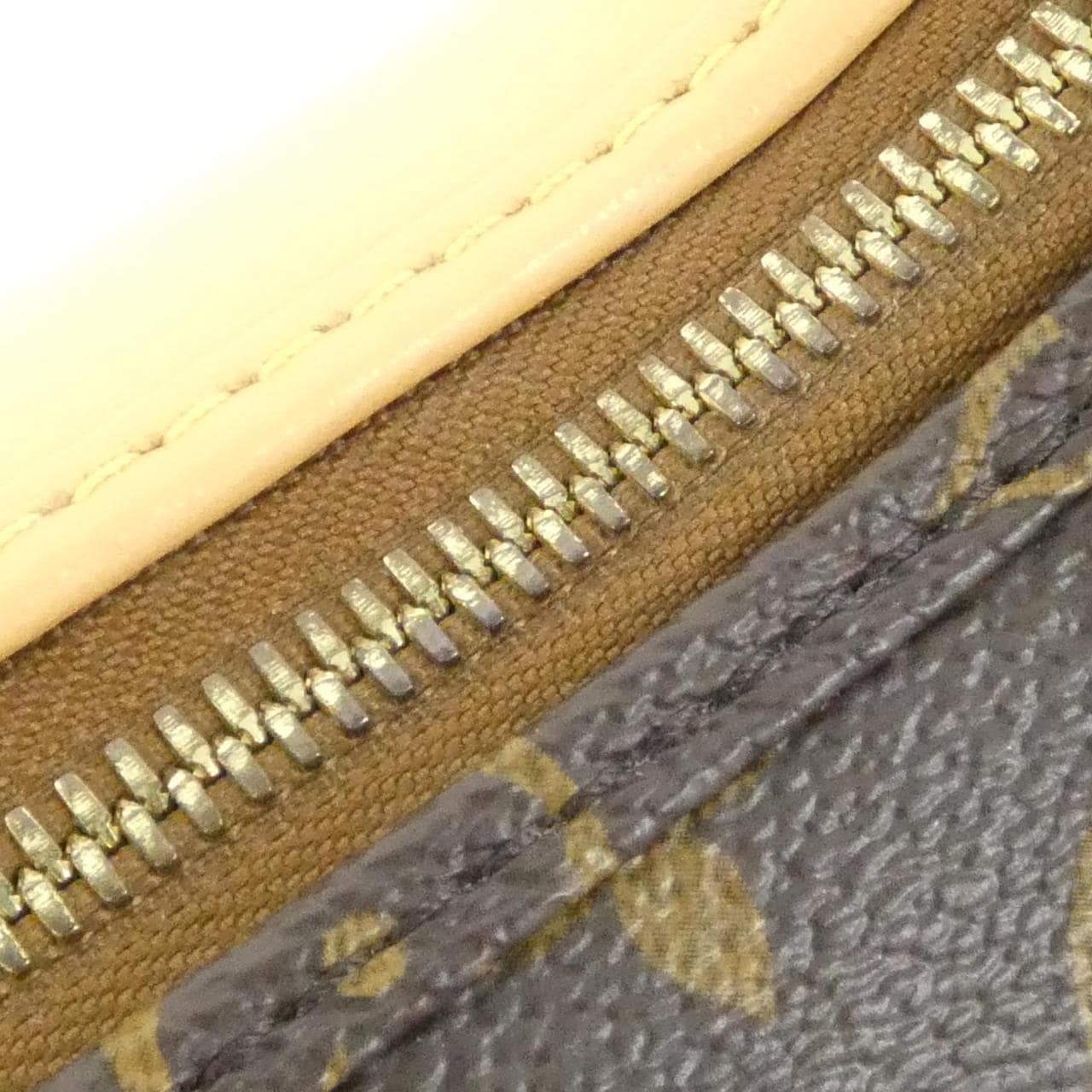 ルイヴィトン モノグラム(LV VERS) ボーン ウェアラブル ウォレット M12615 ショルダーバッグ