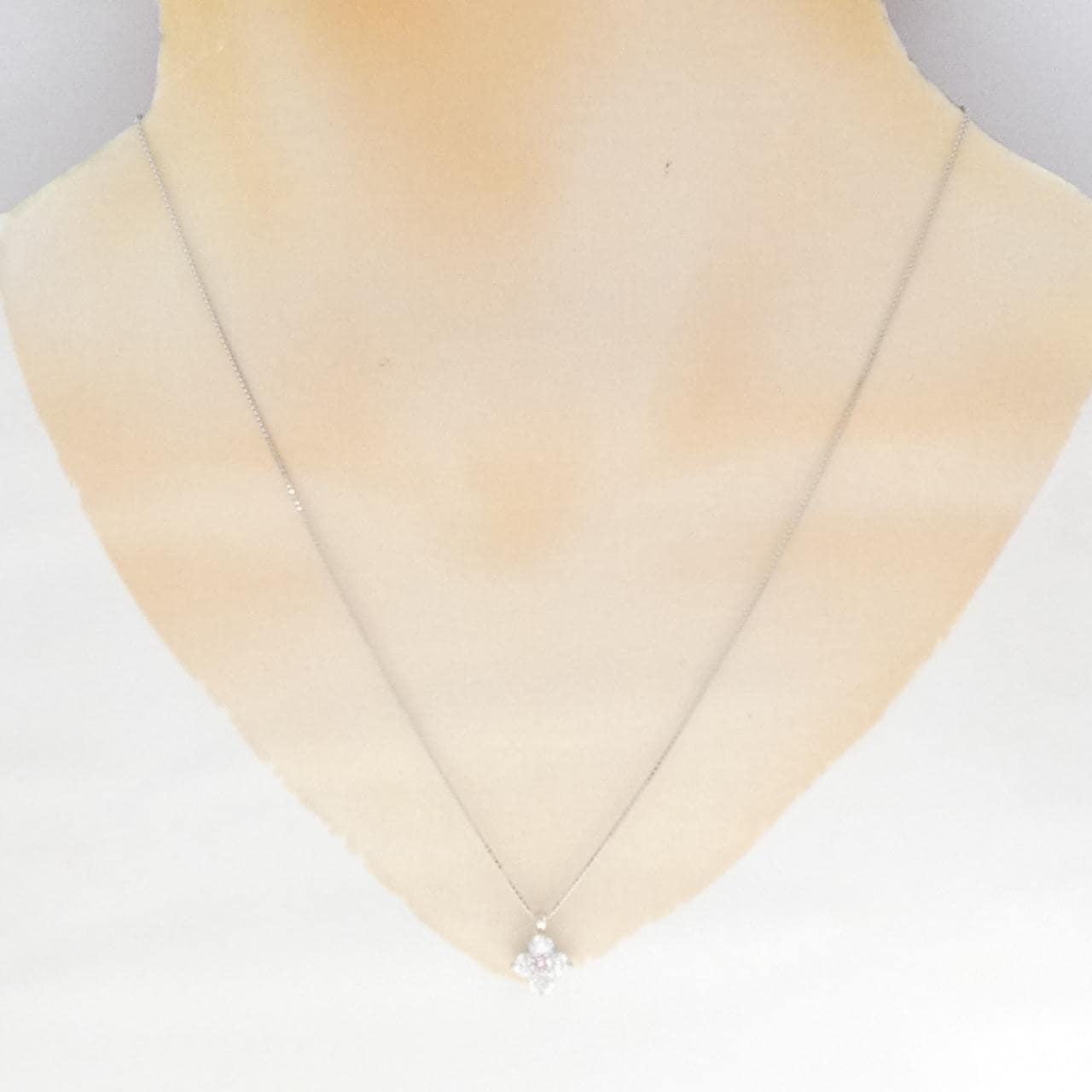 PT900/PT850 花鑽石項鍊 0.097克拉 FIP VS2