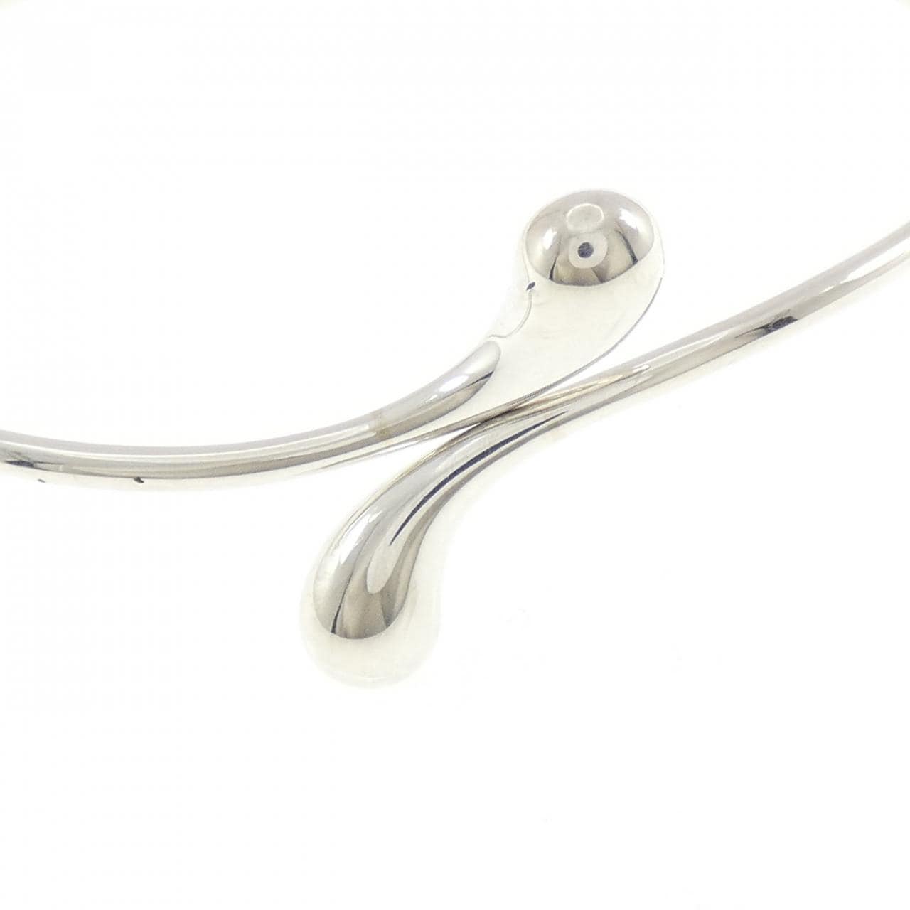 ティファニー ティアドロップ バングル